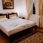 Dwor Hotel *